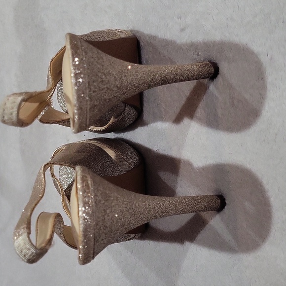 Lulu Townsend Elegant Glitter Slingback Heels - Picture 5 of 11